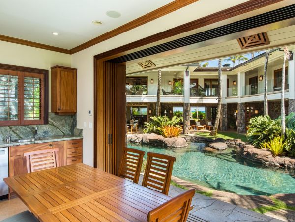 Kailua Beachfront Oceanfront Villa  Pool & Jacuzzi Main House & Guest House