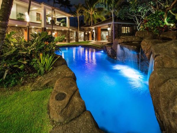 Kailua Beachfront Oceanfront Villa  Pool & Jacuzzi Main House & Guest House