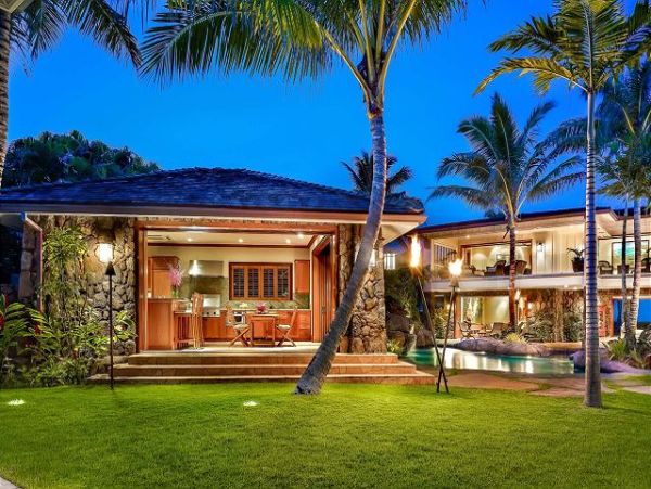 Kailua Beachfront Oceanfront Villa  Pool & Jacuzzi Main House & Guest House