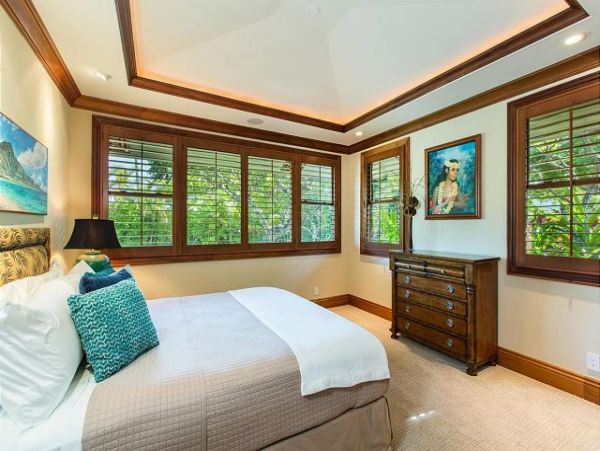 Kailua Beachfront Oceanfront Villa  Pool & Jacuzzi Main House & Guest House