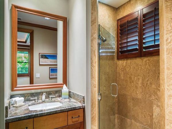 Kailua Beachfront Oceanfront Villa  Pool & Jacuzzi Main House & Guest House