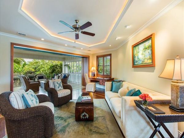 Kailua Beachfront Oceanfront Villa  Pool & Jacuzzi Main House & Guest House