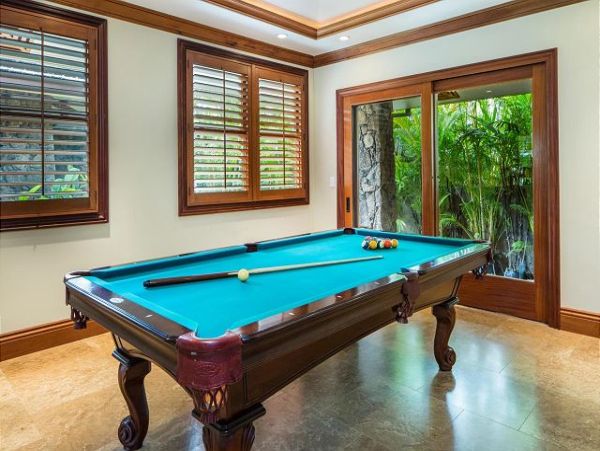 Kailua Beachfront Oceanfront Villa  Pool & Jacuzzi Main House & Guest House