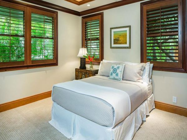 Kailua Beachfront Oceanfront Villa  Pool & Jacuzzi Main House & Guest House