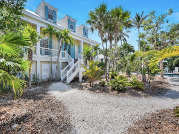 Gone with the Wind Beach to Bay Estate Main House & Guest Cottage