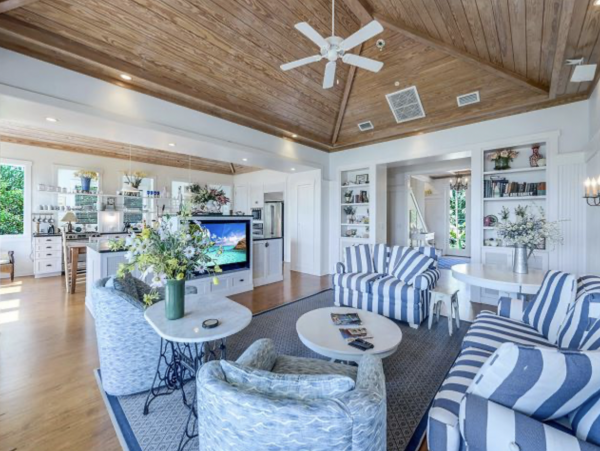 Gone with the Wind Beach to Bay Estate Main House & Guest Cottage
