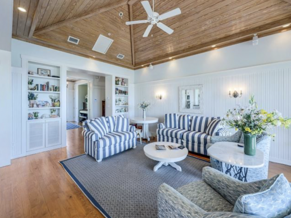 Gone with the Wind Beach to Bay Estate Main House & Guest Cottage