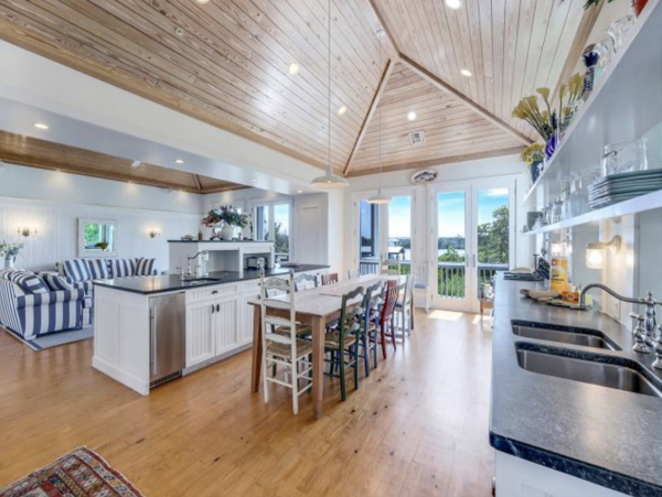 Gone with the Wind Beach to Bay Estate Main House & Guest Cottage