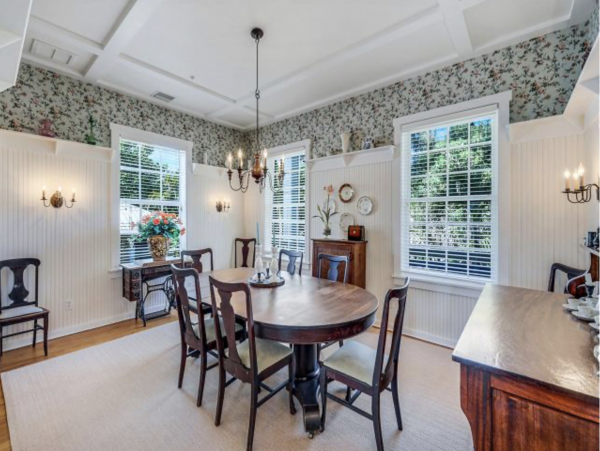 Gone with the Wind Beach to Bay Estate Main House & Guest Cottage