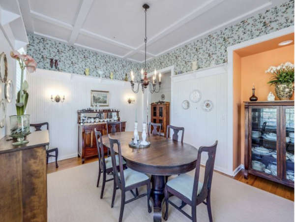 Gone with the Wind Beach to Bay Estate Main House & Guest Cottage