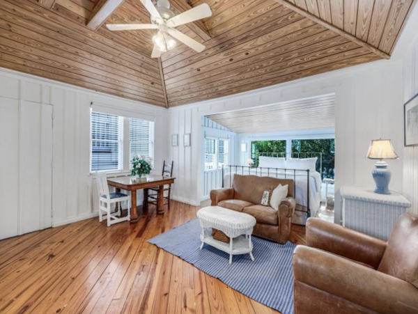 Gone with the Wind Beach to Bay Estate Main House & Guest Cottage