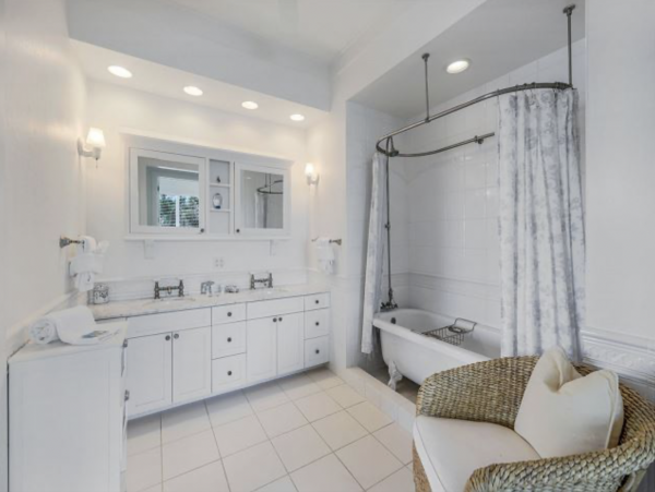 Gone with the Wind Beach to Bay Estate Main House & Guest Cottage