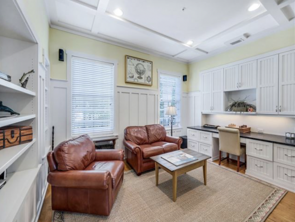 Gone with the Wind Beach to Bay Estate Main House & Guest Cottage