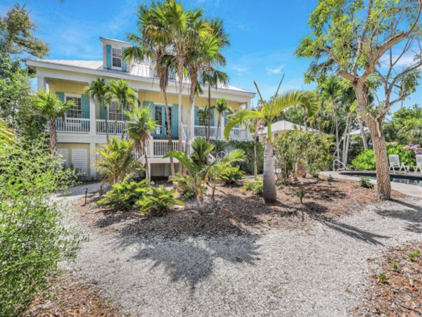 Gone with the Wind Beach to Bay Estate Main House & Guest Cottage