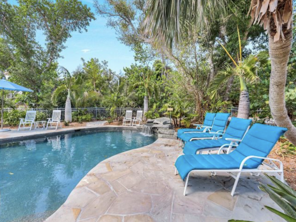 Gone with the Wind Beach to Bay Estate Main House & Guest Cottage