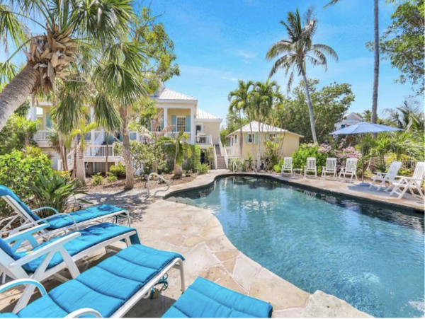Gone with the Wind Beach to Bay Estate Main House & Guest Cottage