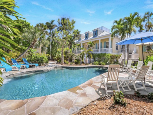 Gone with the Wind Beach to Bay Estate Main House & Guest Cottage
