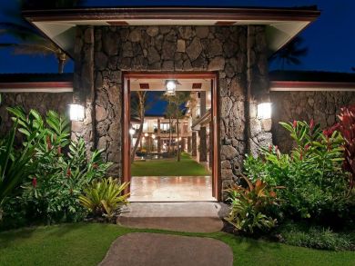 Ultimate Eight Bedroom Luxury Residence Beachfront Rental