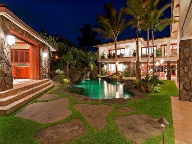 Ultimate Eight Bedroom Luxury Residence Beachfront Rental