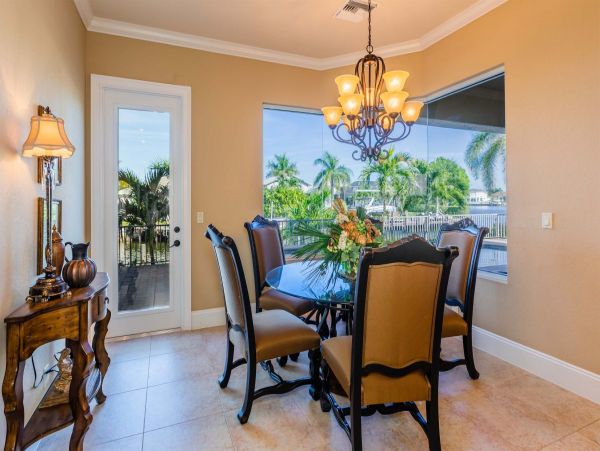 Stunning Marco Island 4 Bedroom Private Pool & Spa