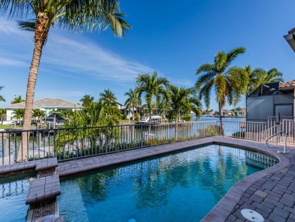 Stunning Marco Island 4 Bedroom Private Pool & Spa