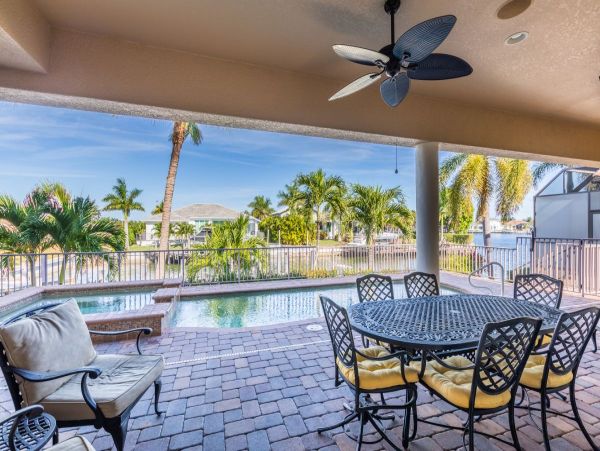 Stunning Marco Island 4 Bedroom Private Pool & Spa
