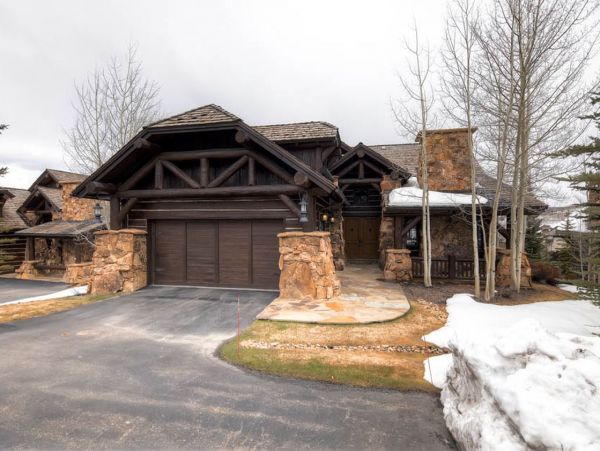 Luxury Spacious Ski Rental Home - Sleeps 14 Guests