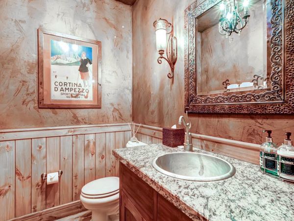 Luxury Spacious Ski Rental Home - Sleeps 14 Guests
