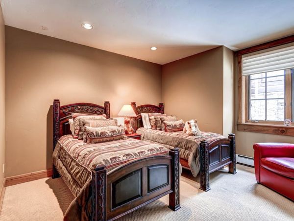 Luxury Spacious Ski Rental Home - Sleeps 14 Guests