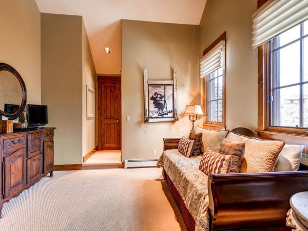 Luxury Spacious Ski Rental Home - Sleeps 14 Guests