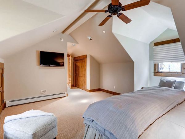 Luxury Spacious Ski Rental Home - Sleeps 14 Guests
