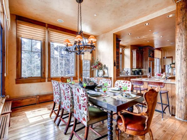 Luxury Spacious Ski Rental Home - Sleeps 14 Guests