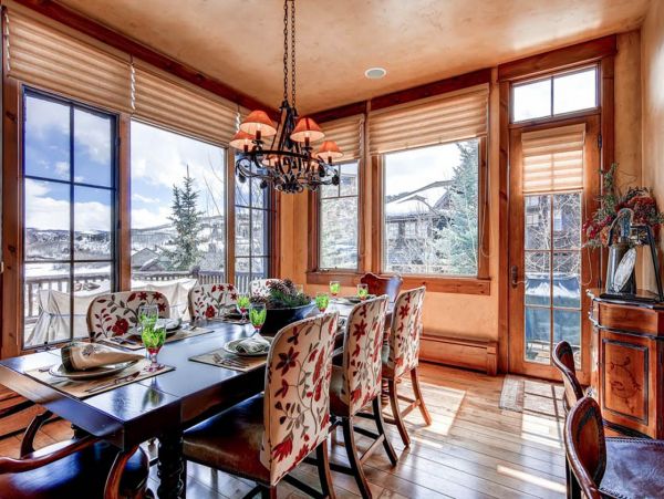 Luxury Spacious Ski Rental Home - Sleeps 14 Guests