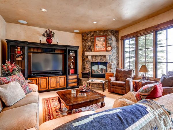 Luxury Spacious Ski Rental Home - Sleeps 14 Guests
