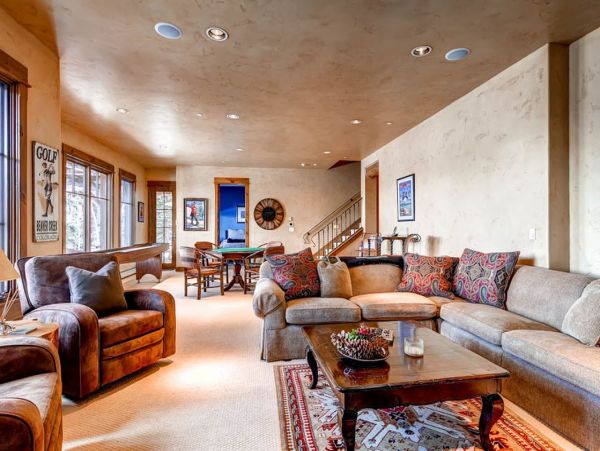 Luxury Spacious Ski Rental Home - Sleeps 14 Guests