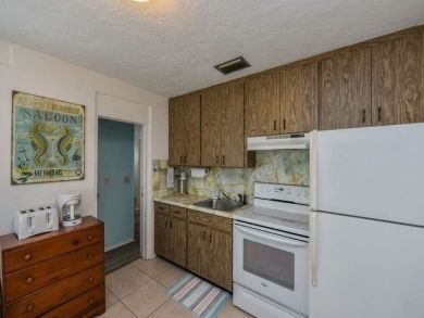 Charming Vacation Rental on Holmes Beach. Call Today.