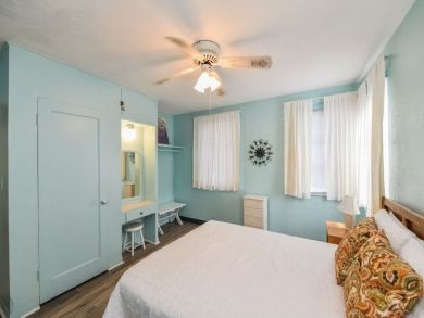 Charming Vacation Rental on Holmes Beach. Call Today.