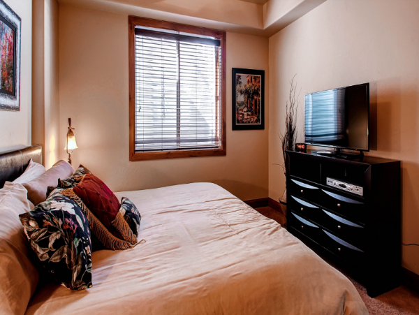 Luxury Walk to Lift 7 Bedrooms Home in Breckenridge