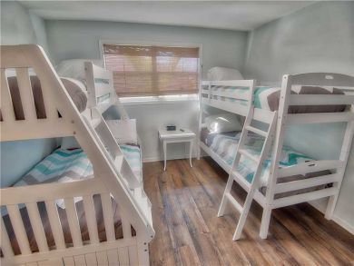 Bedroom - Bunk beds