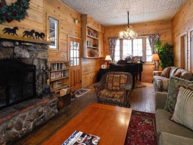 Aspen Ski Vacation Home with Five Bedroom Sleeps 9