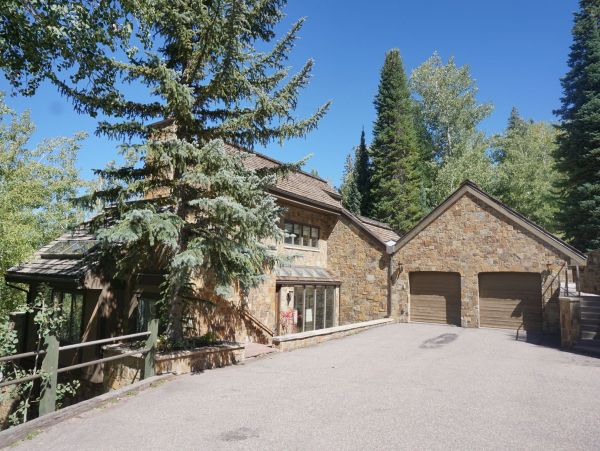 Wonderful Snowmass 6 Bedroom Ski in Ski Out home