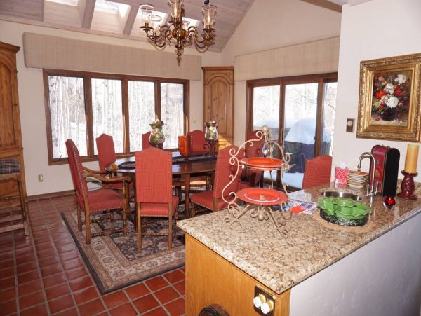 Wonderful Snowmass 6 Bedroom Ski in Ski Out home
