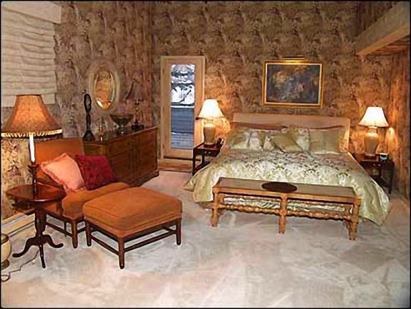 Wonderful Snowmass 6 Bedroom Ski in Ski Out home