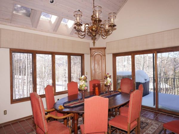 Wonderful Snowmass 6 Bedroom Ski in Ski Out home