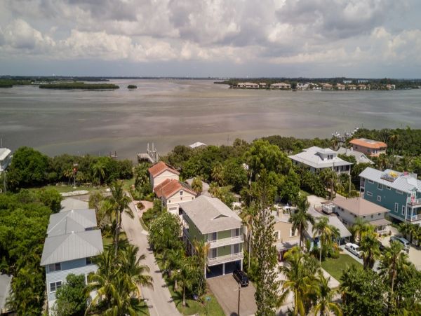 New 4 bedroom Anna Maria rental  WHOLE DUPLEX