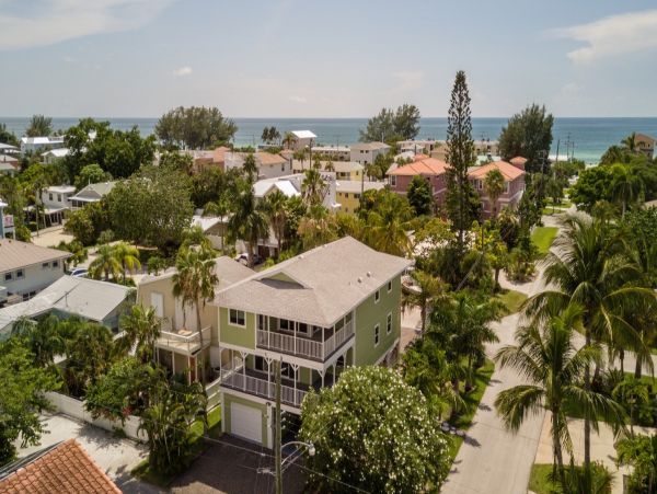 New 4 bedroom Anna Maria rental  WHOLE DUPLEX