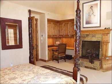 Ski in Ski out Deerbrook Townhome in Snowmass