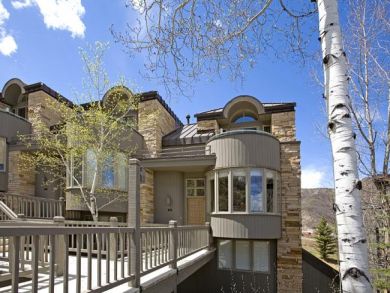 Ski in Ski out Deerbrook Townhome in Snowmass