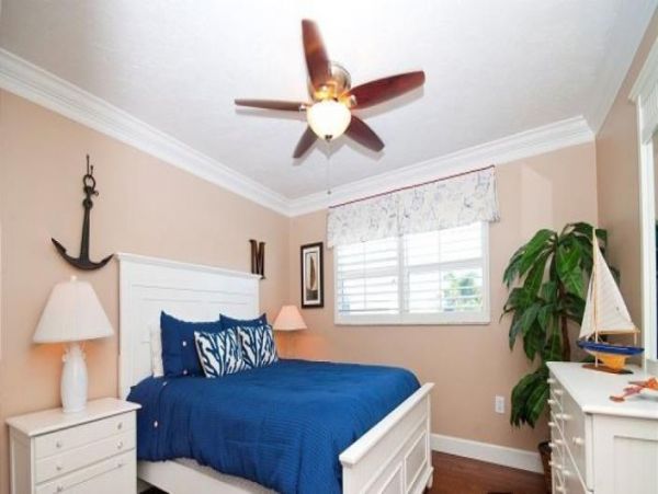 Siesta Key Great 3 Bedroom Condo Sleeps Six Pool & Beach