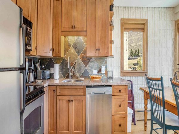 Vail Ski Vacation Condo 2 Bedrooms with Pool